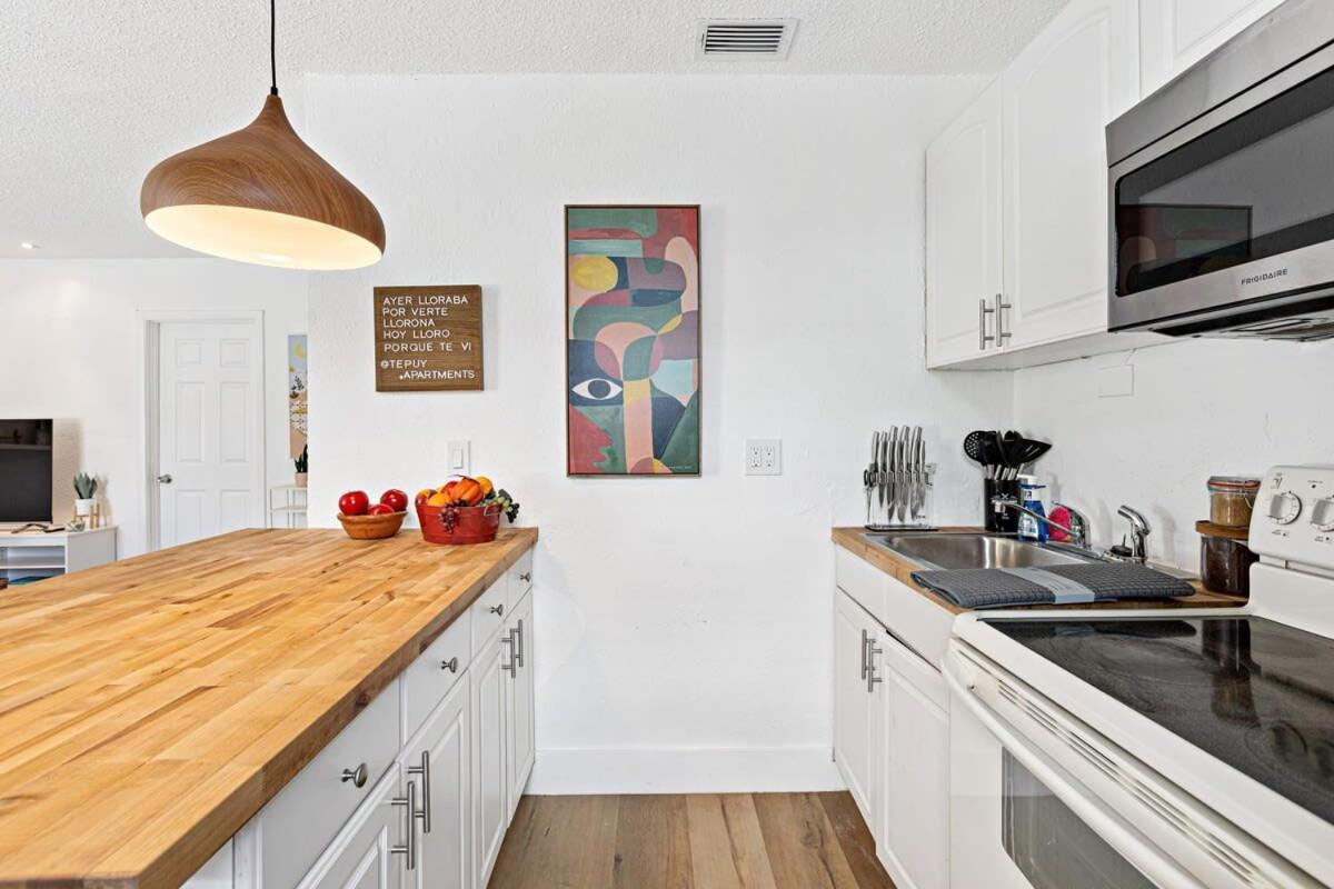 Casa de férias Stylish 2 Bedroom - Close To Riverwalk *
