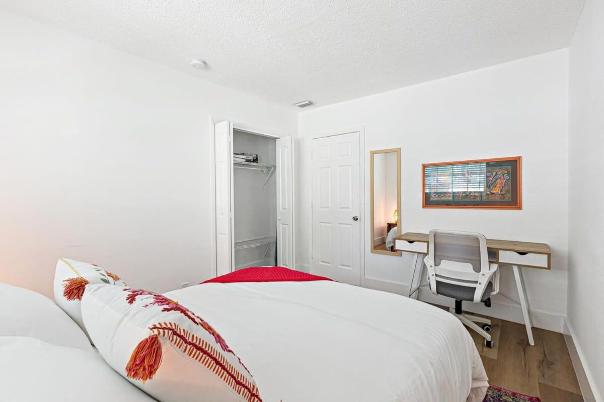 Casa de férias Stylish 2 Bedroom - Close To Riverwalk *